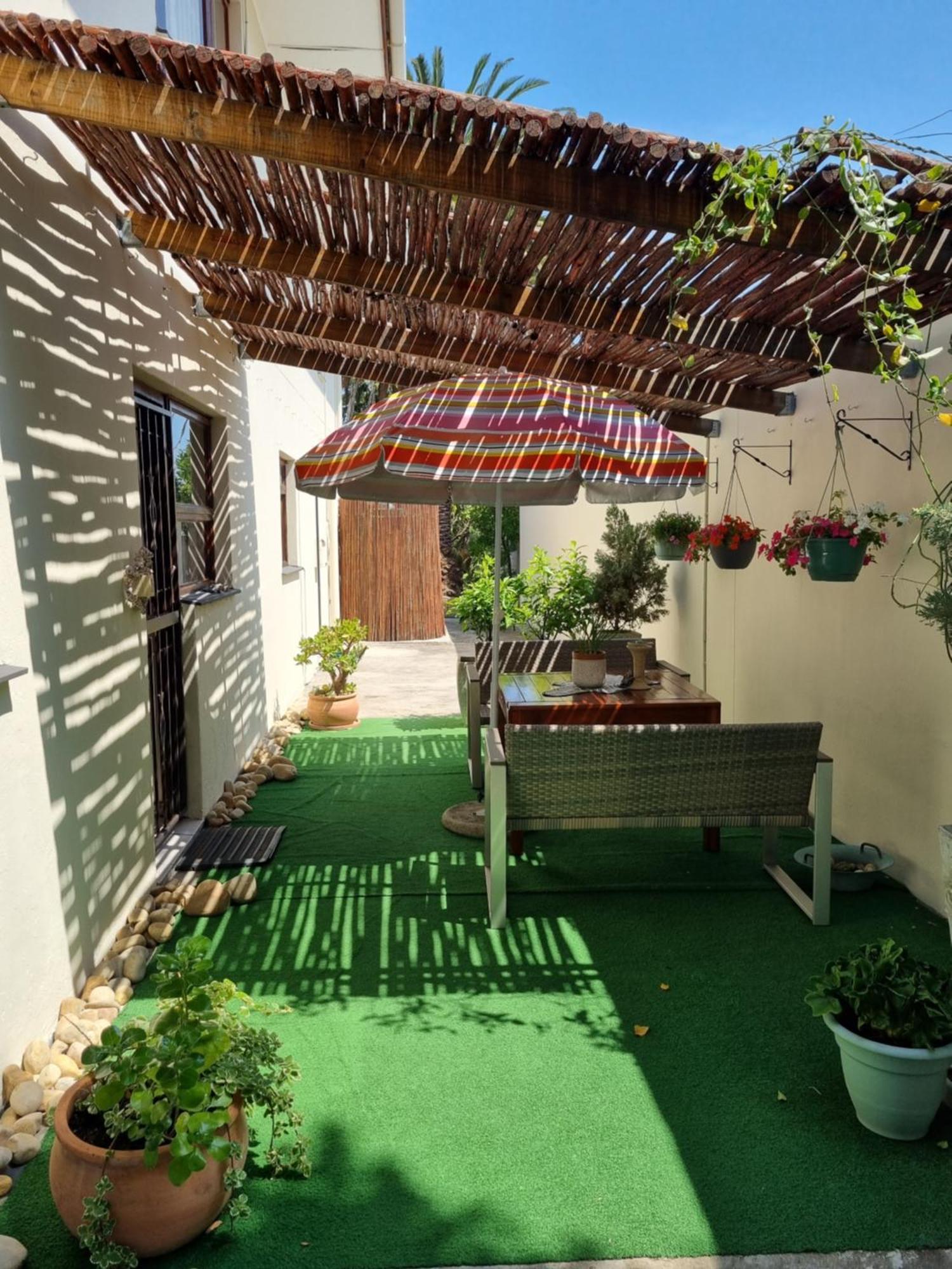 Barlinka Lane Selfcatering Flatlet , Somerset West *